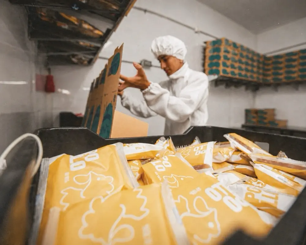 Cajas de Kalbby listas para distribución